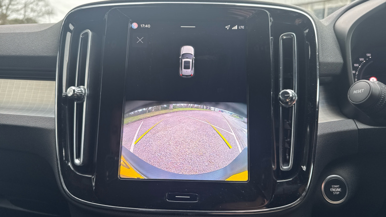 Volvo XC40 2.0 B3P Plus Black Edition 5dr Auto Petrol Estate